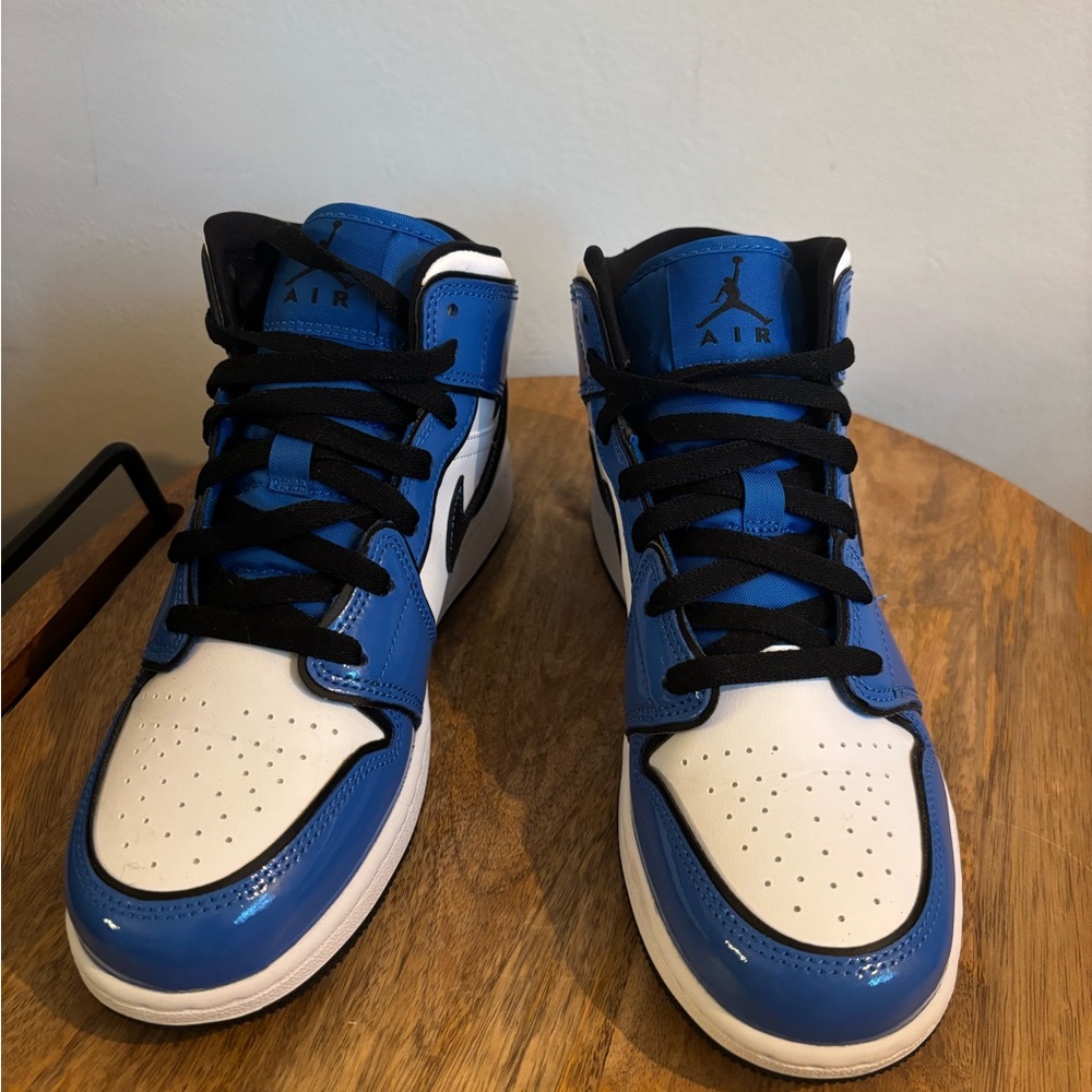 Air Jordan 1 Mid SE GS ‘Signal Blue’ - Picture 5 of 7